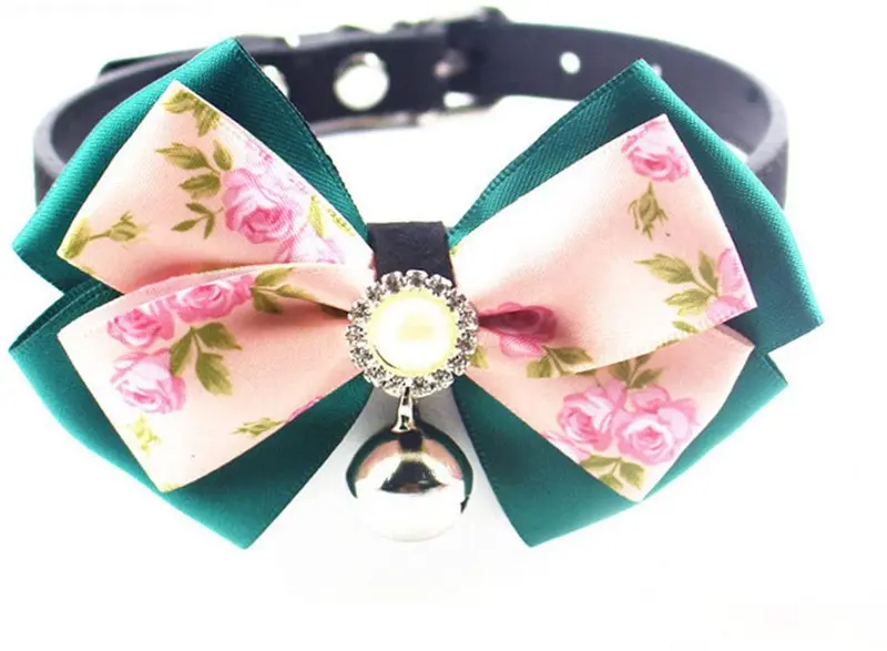 Cocopet - Collar de lujo hecho a mano con pedrería japonesa con colgante de campana para gatos disfraz de niña, color rosa (XS)