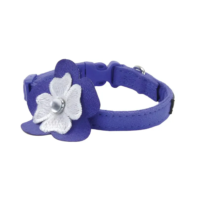 Collar Morado con Flor Blanca
