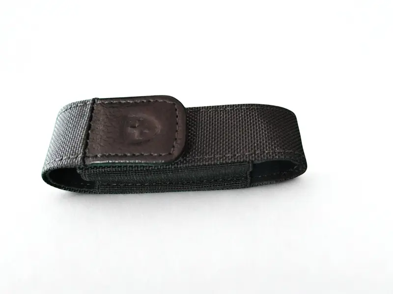 Estuche para navaja pequeño en riata fino