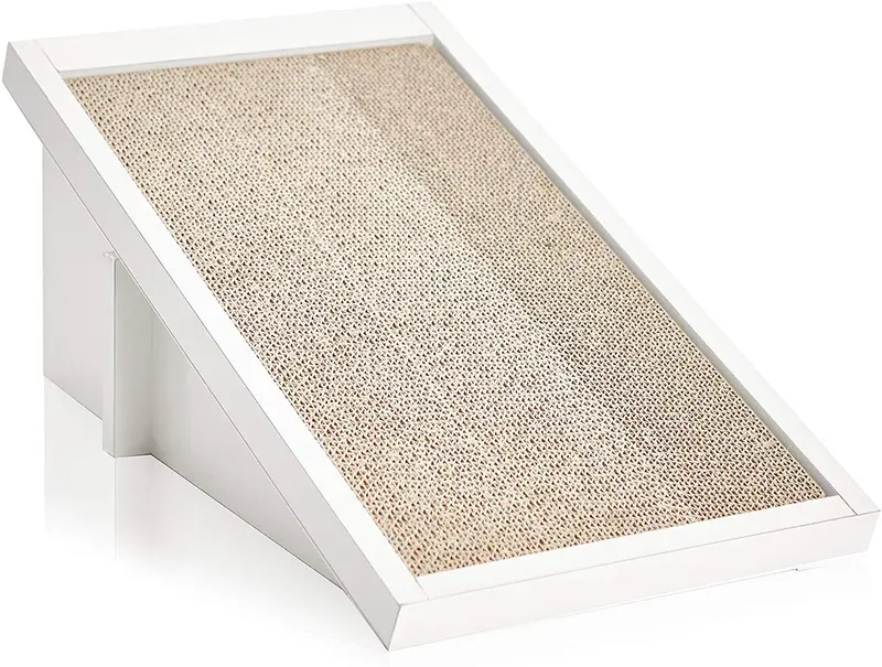 Forma Basics Eco Friendly Cat Scratcher inclinación, Cat Scratching Pad con Orgánica catnip (fabricada de sostenible no tóxico ZBoard paperboard)