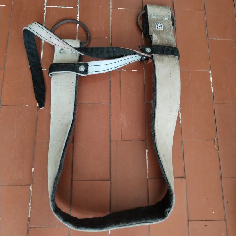 Pechera percherón cuero