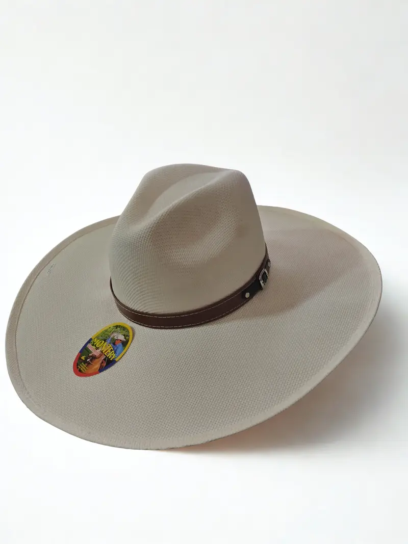 Sombrero con ala grande